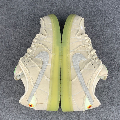 Dunk Low SB 'Mummy' Shoe