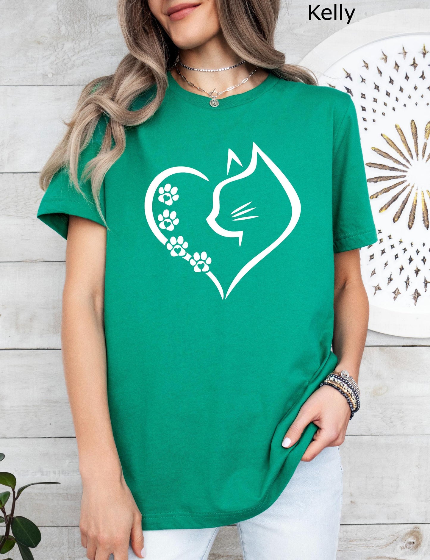 Cat Heart Shirt, Cat Shirt, Cats Shirt, Gift for Cat Mom, Cat Mom Shirt, Cat Shirts for Women, Cat Lover Shirt, Cat Owner Gift Idea