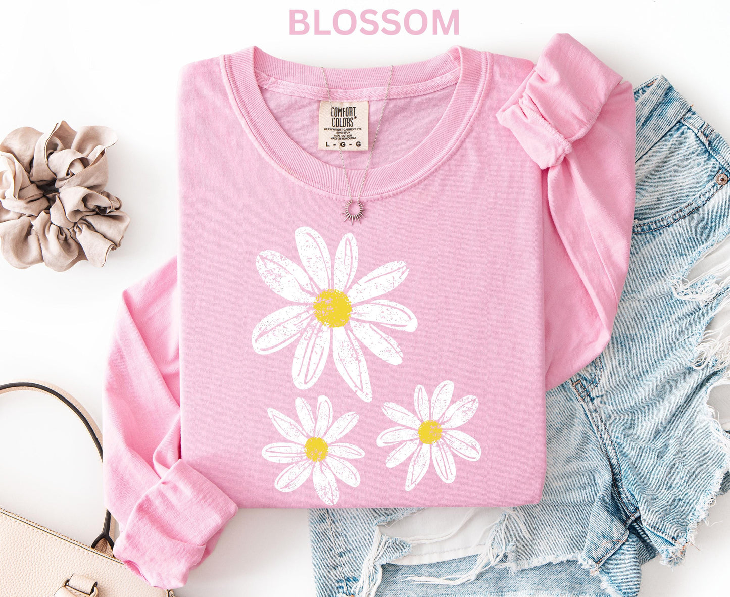 Comfort Colors Daisy Long Sleeve Shirt, Boho Floral Graphic Retro Aesthetic Flowers Long Shirt, Trendy Spring Long Sleeve Shirt for Women