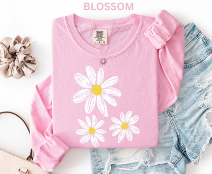 Comfort Colors Daisy Long Sleeve Shirt, Boho Floral Graphic Retro Aesthetic Flowers Long Shirt, Trendy Spring Long Sleeve Shirt for Women