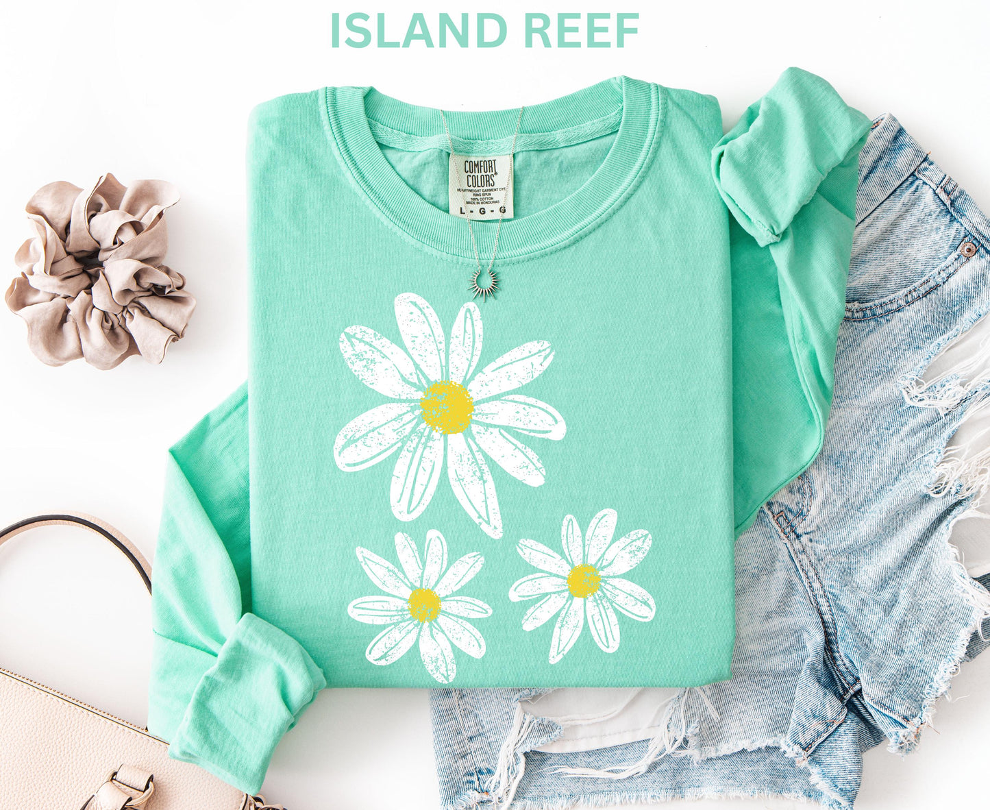 Comfort Colors Daisy Long Sleeve Shirt, Boho Floral Graphic Retro Aesthetic Flowers Long Shirt, Trendy Spring Long Sleeve Shirt for Women