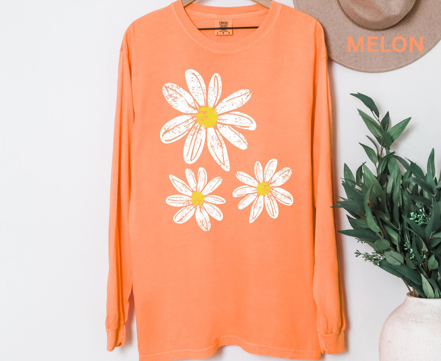 Comfort Colors Daisy Long Sleeve Shirt, Boho Floral Graphic Retro Aesthetic Flowers Long Shirt, Trendy Spring Long Sleeve Shirt for Women