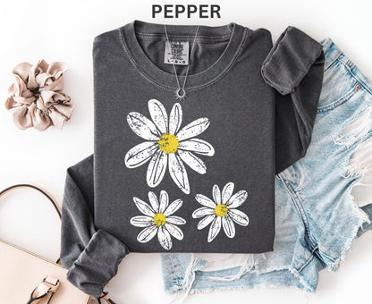 Comfort Colors Daisy Long Sleeve Shirt, Boho Floral Graphic Retro Aesthetic Flowers Long Shirt, Trendy Spring Long Sleeve Shirt for Women
