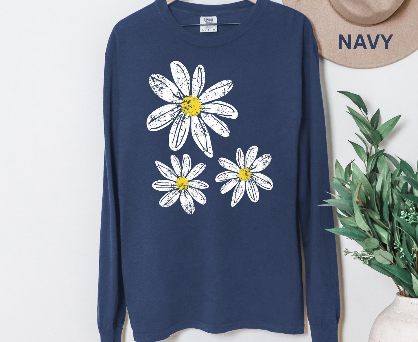 Comfort Colors Daisy Long Sleeve Shirt, Boho Floral Graphic Retro Aesthetic Flowers Long Shirt, Trendy Spring Long Sleeve Shirt for Women