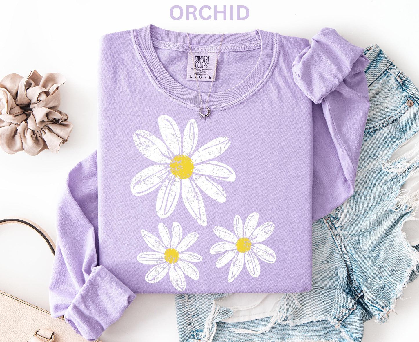 Comfort Colors Daisy Long Sleeve Shirt, Boho Floral Graphic Retro Aesthetic Flowers Long Shirt, Trendy Spring Long Sleeve Shirt for Women