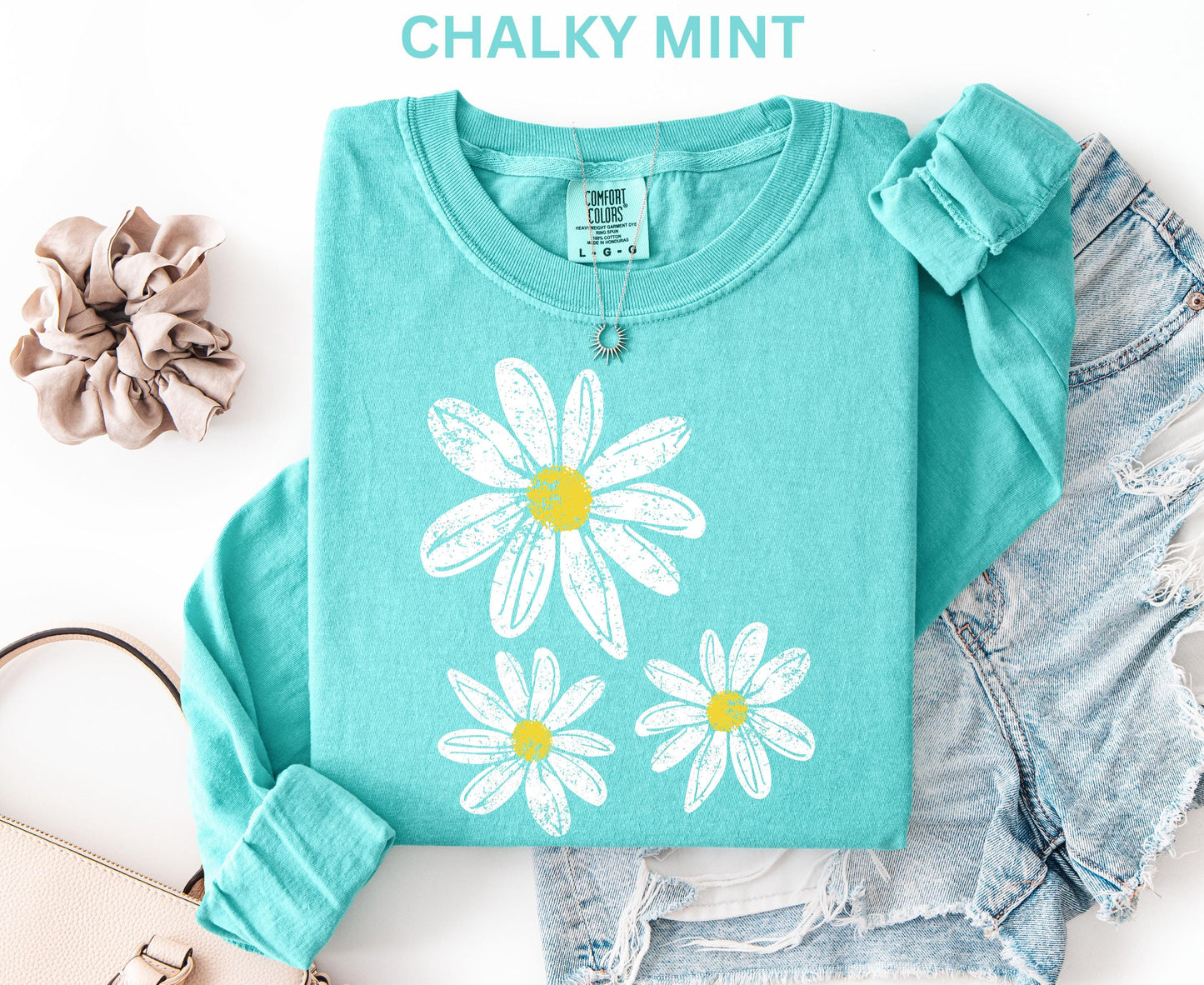 Comfort Colors Daisy Long Sleeve Shirt, Boho Floral Graphic Retro Aesthetic Flowers Long Shirt, Trendy Spring Long Sleeve Shirt for Women